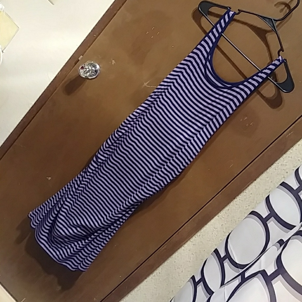 Size medium maternity dress